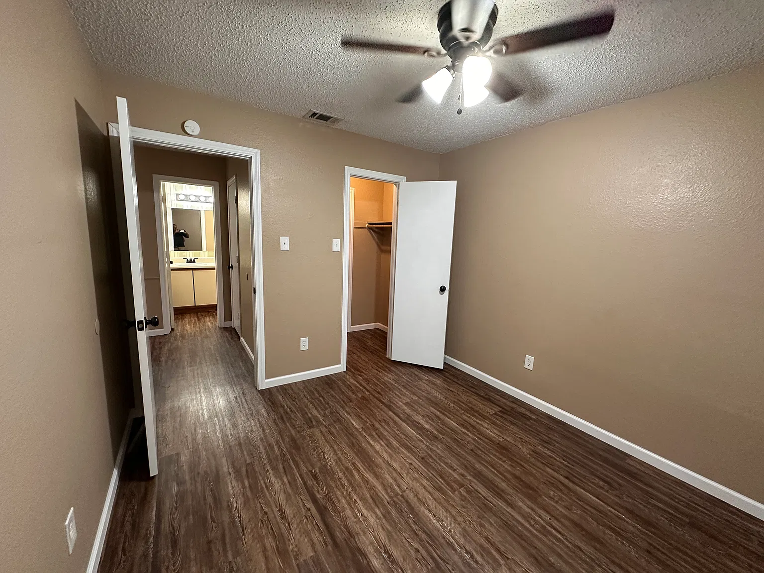 3 bed, 1203 sqft, $1,750 — Photo 2