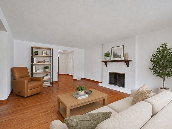 5th image of 324 Haugh Dr