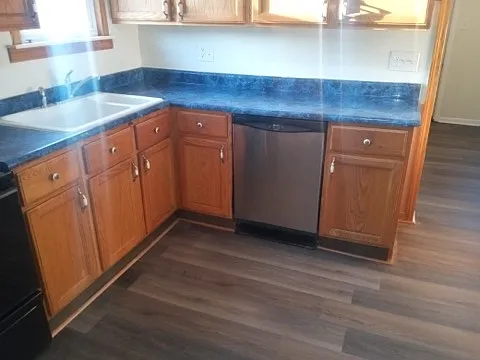 1816 Howard St — Photo 8
