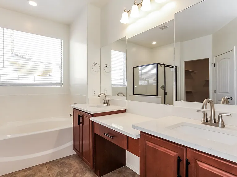 12145 W Patrick Ln — Photo 9