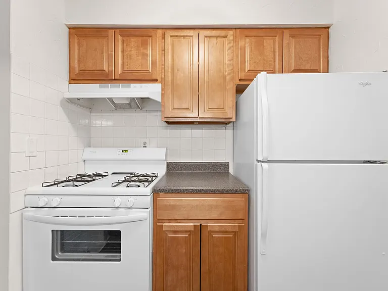 The Hillcrest Apartments — Photo 29