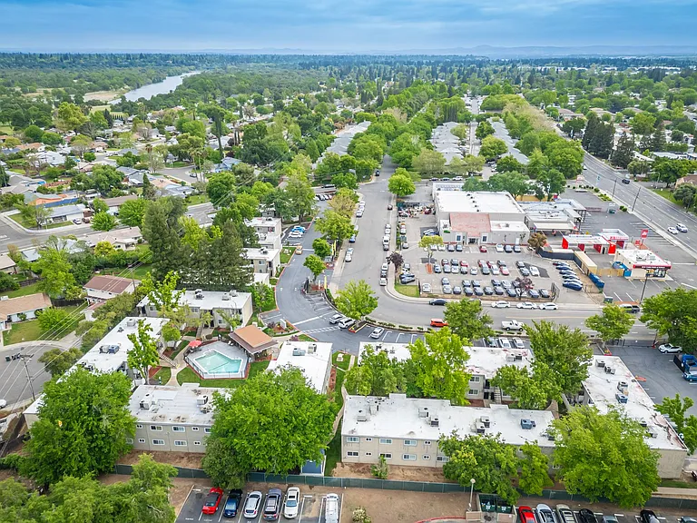 Gold Creek Apartments — Photo 21