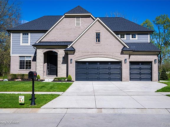 3rd image of 2935 Basil Dr