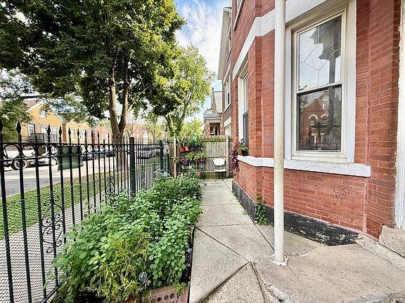 4th image of 2722 S Homan Ave