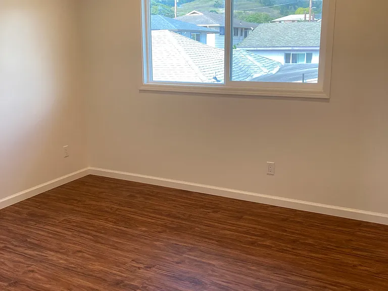 1434 Meyers St — Photo 8