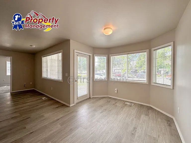 5843 W Clearview Ln #202 — Photo 10