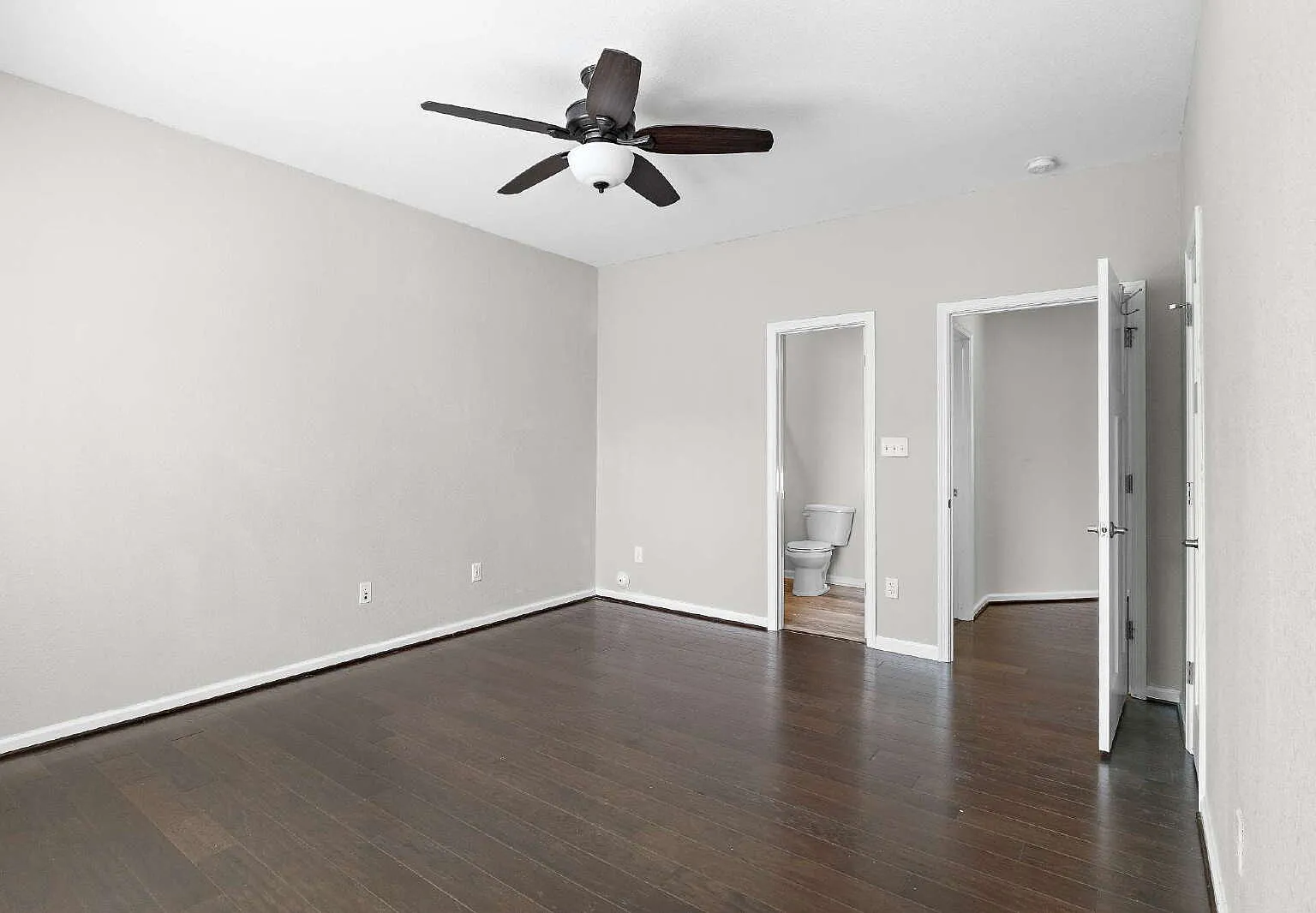 5 bed, 3.5 bath, 3100 sqft, $3,500 — Photo 4
