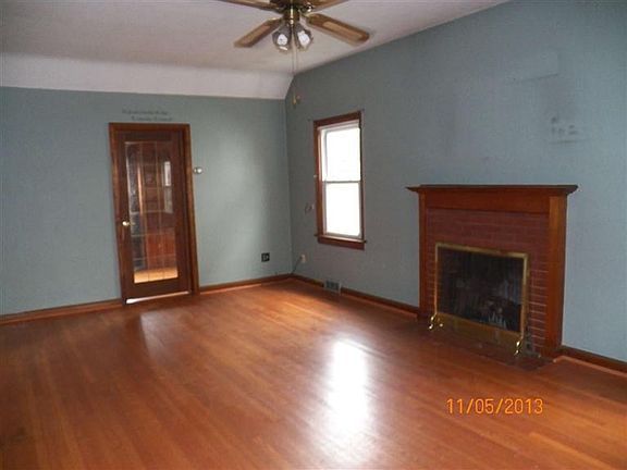 4th image of 814 Maple Ave