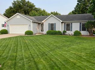 2442 Glencoe St, Springfield, IL 62704