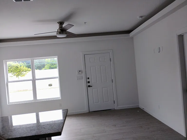 901 Yuma Ave #403 — Photo 4