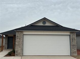 1218 Guthrie Farms Blvd, Guthrie, OK 73044