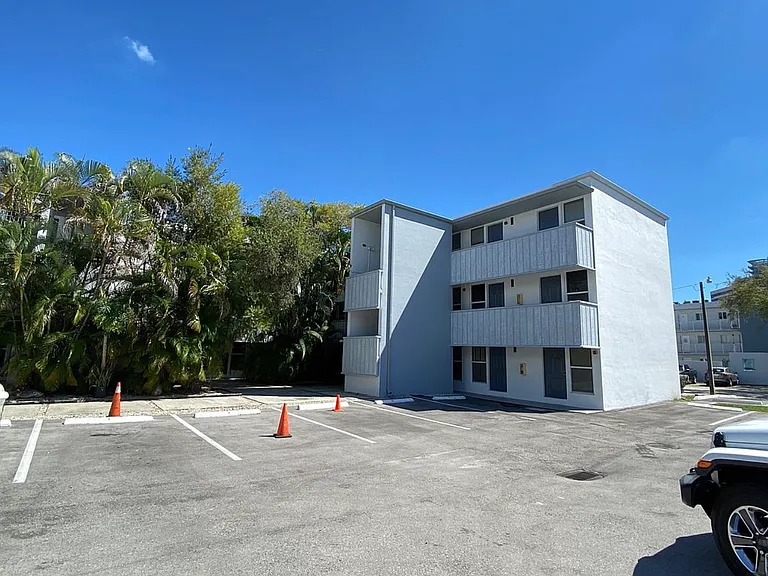 3071 SW 27th Ave #15 — Photo 3