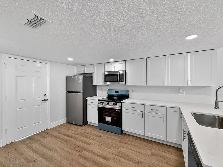 9826 Pocono St #9826 — Photo 3