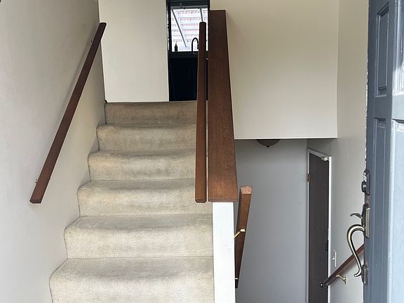 3rd image of 517 166th Ave NE