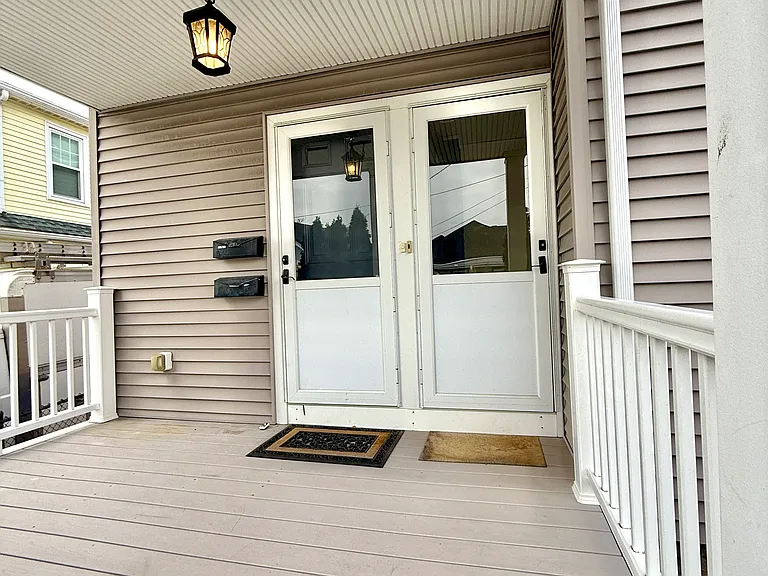13 Stadium Rd — Photo 1