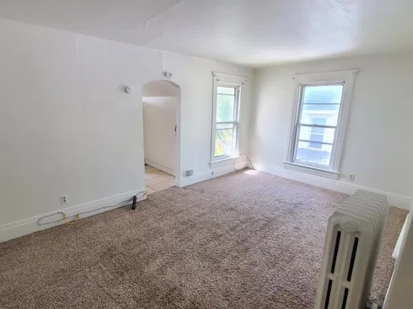1136 Vine St, La Crosse, WI 54601