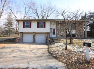 1900 S El Chaparral Ave, Columbia, MO 65201
