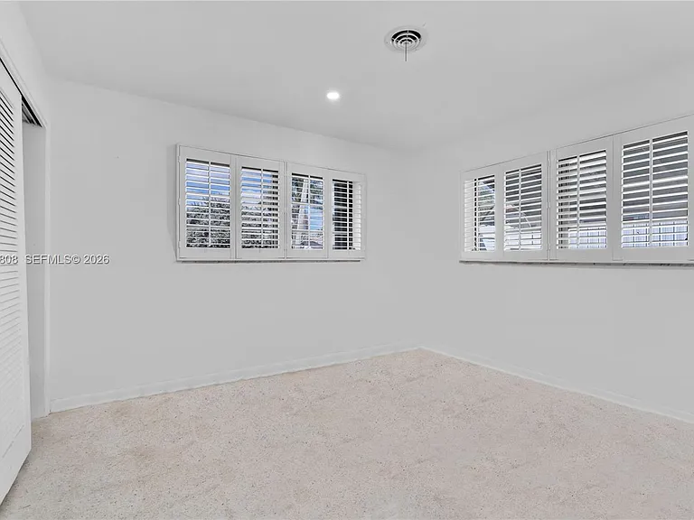 1418 NE 57th Ct — Photo 30