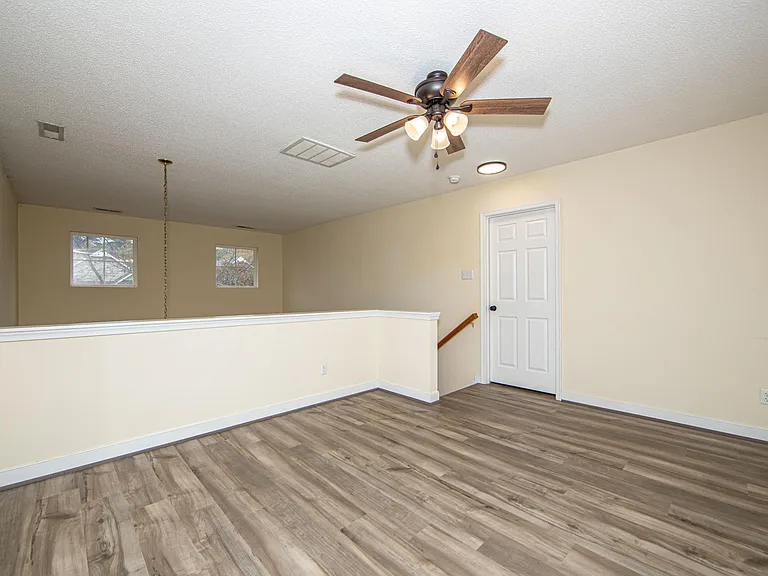 1506 Woodland Ct — Photo 10