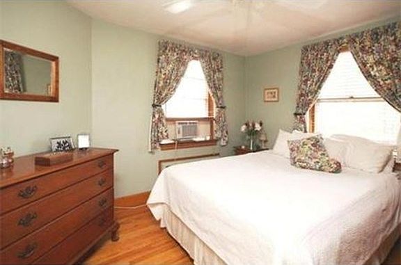 5th image of 116 Floral St APT 4