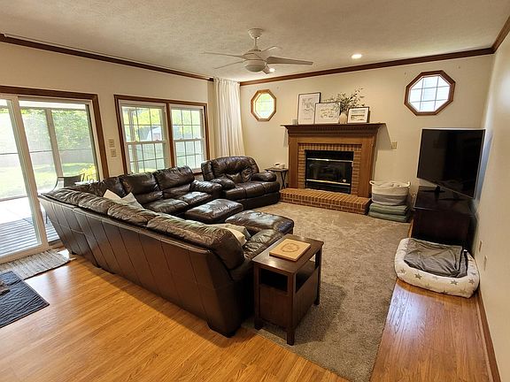 5th image of 104 Lord North Ct