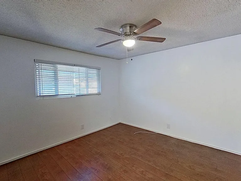 12072 Bailey St — Photo 15