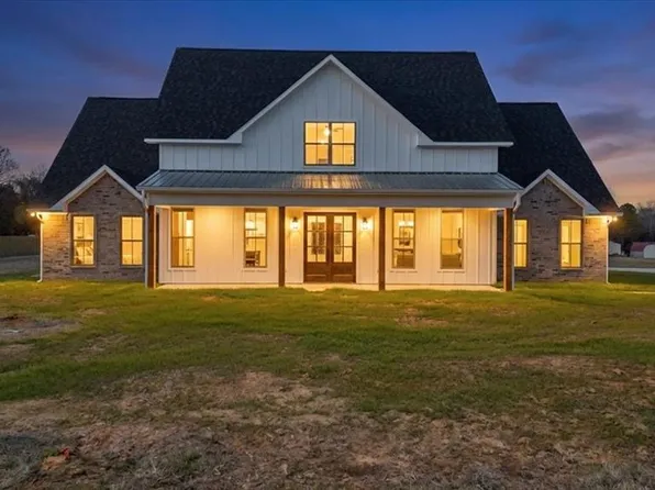 30 Bunker Hl, Hooks, TX 75561