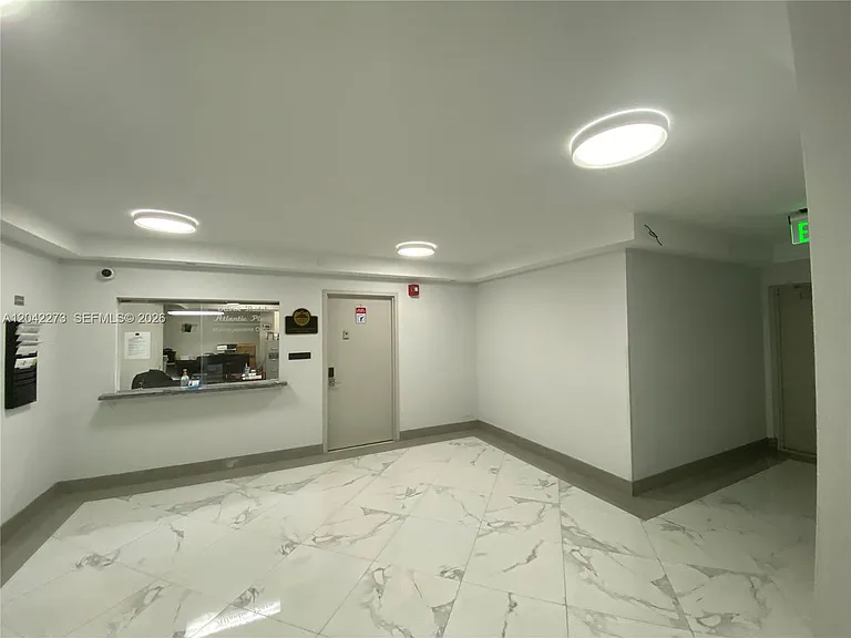 531 N Ocean #611 — Photo 32