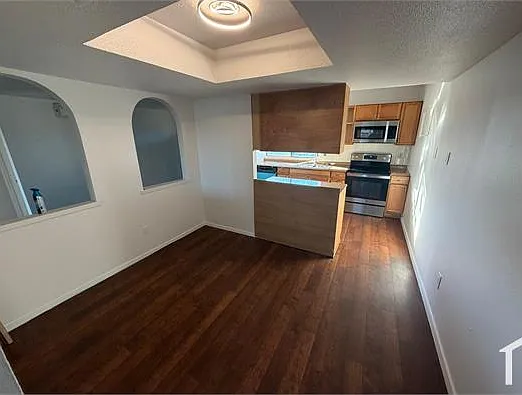 2320 Montclair Cir — Photo 14