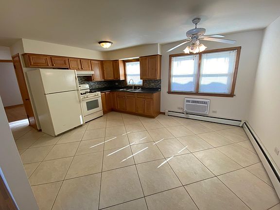 5th image of 6883 N Northwest Hwy #2N