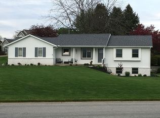 5886 Crescenda Dr NE, Rockford, MI 49341