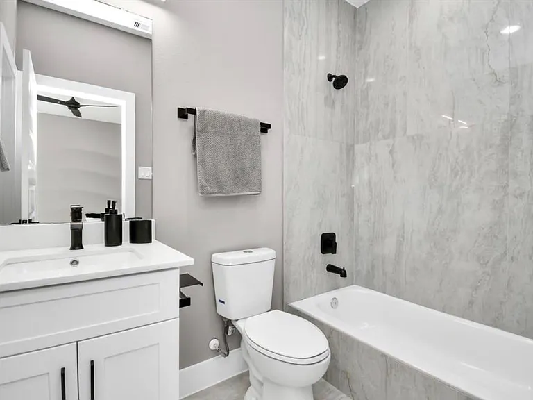 316 Thornton Rd #E — Photo 9