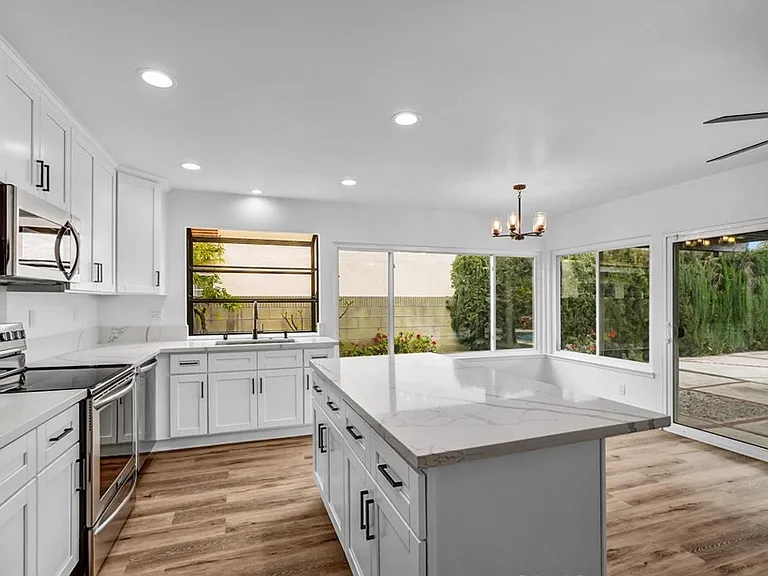 16560 Elm Haven Dr — Photo 10