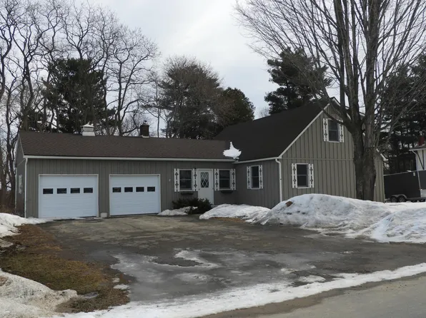 40 Joyce Ave, Morrisonville, NY 12962