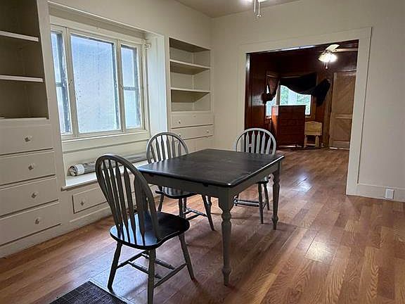 5th image of 458 E 4th Avenue