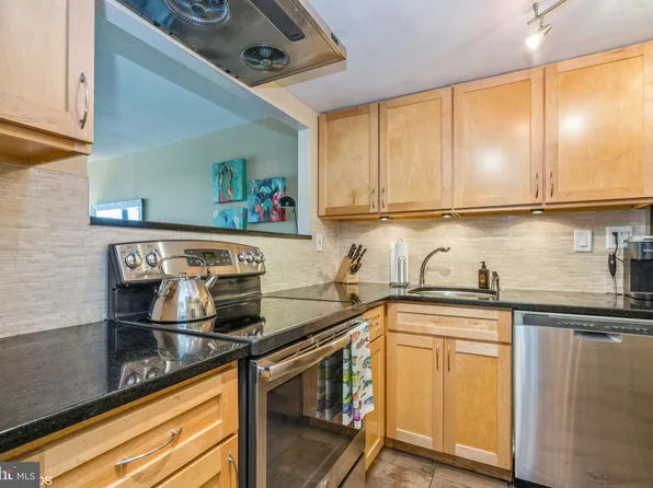 2001 Hamilton St APT 2125, Philadelphia, PA 19130