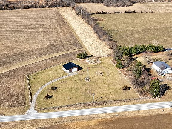 4th image of 4365 N Oakley Rd