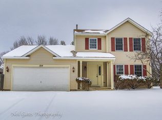 1214 Cimarron Dr, Cary, IL 60013