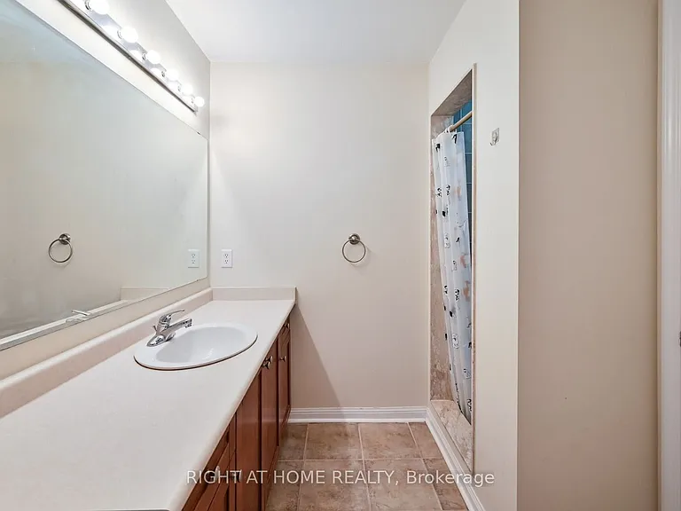 842 Luxton Dr — Photo 20