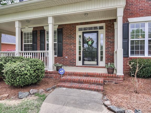 3rd image of 341 Barnsley Dr