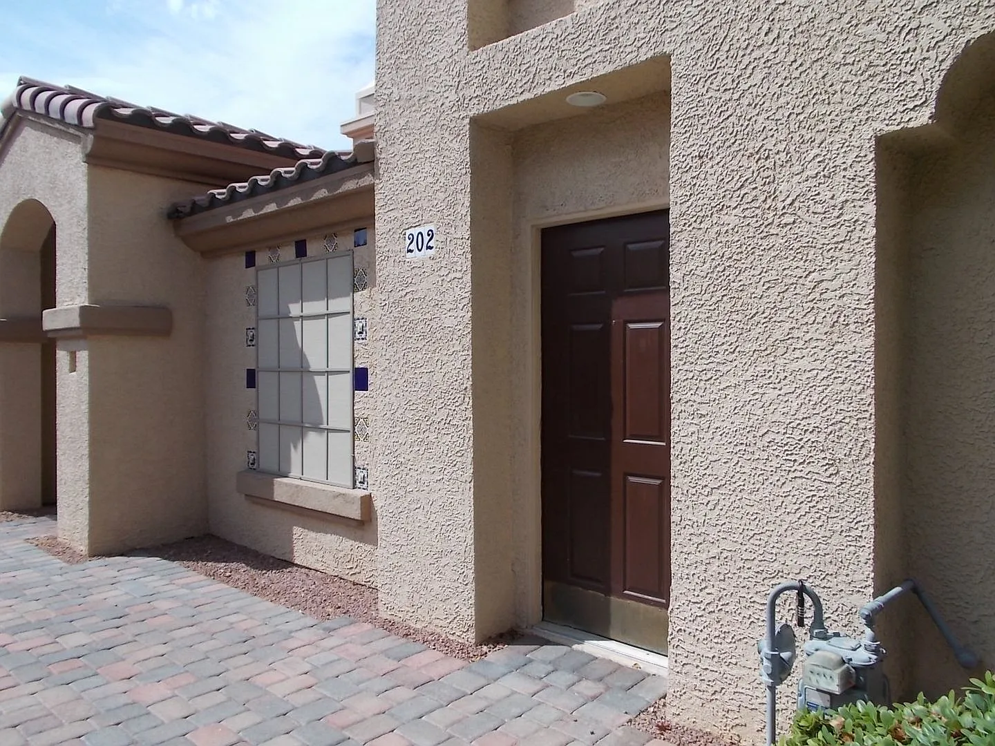 Move-In Ready 2BD/2BA Corner-Unit Condo in Guard-Gated Painted Desert! — Photo 3