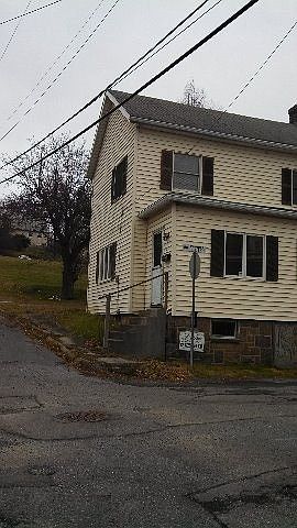 2nd image of 414 Sugar St