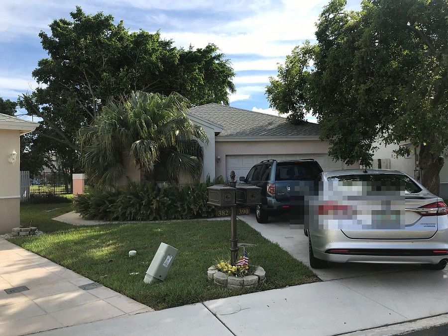 1st image of 390 W Riverbend Dr