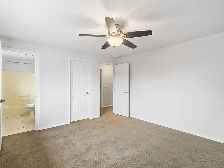 1801 NE Purcell Blvd #11 — Photo 18