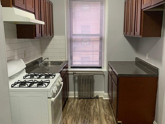 3rd image of 33 S Munn Ave APT 1C