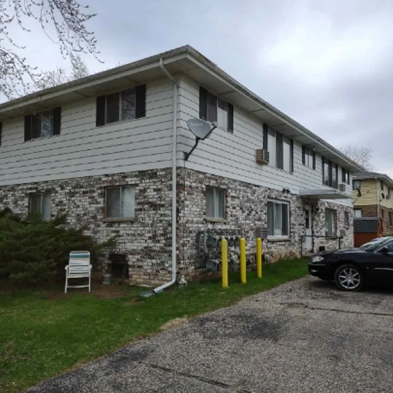 2 bed, 1.0 bath, $849 — Photo 2