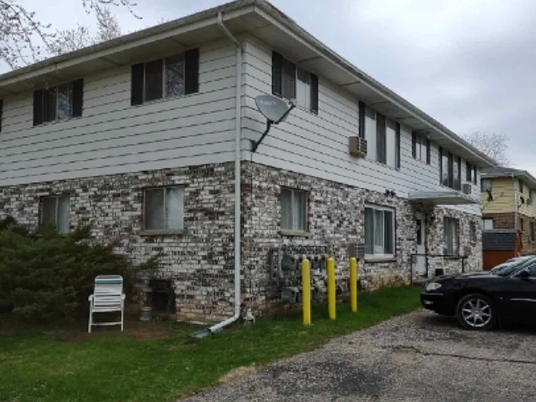 348 E Marquette St #5 — Photo 4
