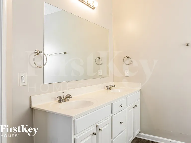 2046 Dartmoth Way — Photo 12