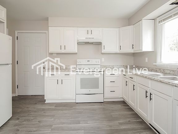 5th image of 2028 Marshall Rd