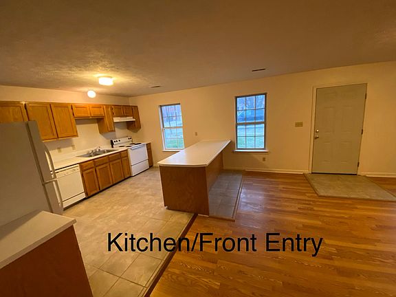 2nd image of 405 Sara Leigh Dr #1